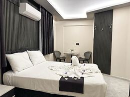 Marina Lora Butik Otel Sığacık