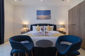 The Gate Hotel and Apartments