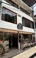 Quechuas House hostal & coffee