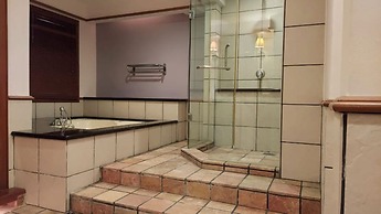 Alpine LXPD Premium Tower Room