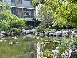 Blue City Fenghe Resort Hotel