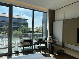 Blue City Fenghe Resort Hotel