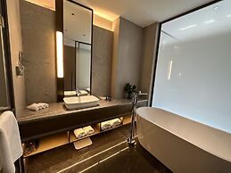 Blue City Fenghe Resort Hotel