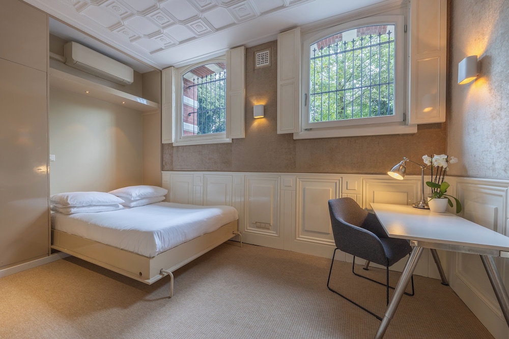 Park Mansion Hotel