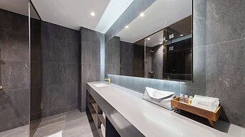 Sharp & Flat Hotel