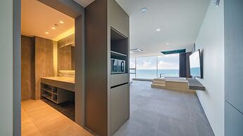 Sharp & Flat Hotel