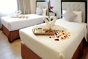 Aura One Hotel