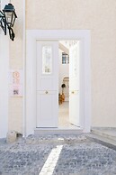 Agora Suites