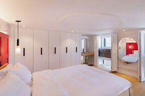 Agora Suites