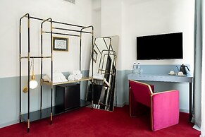Castor & Pollux Hotel