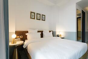 Castor & Pollux Hotel