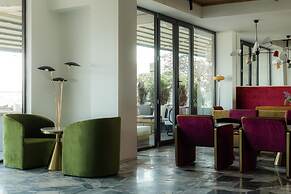 Castor & Pollux Hotel
