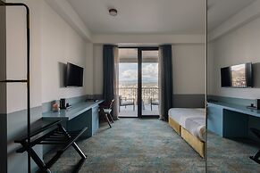 Castor & Pollux Hotel
