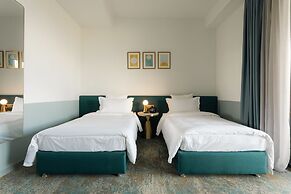 Castor & Pollux Hotel