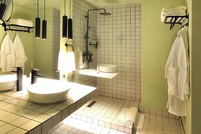 Castor & Pollux Hotel