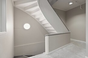 Enter Amalie Apartment Hotel