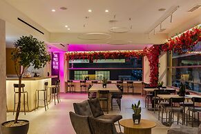 The Q Hotel