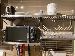 Brand New Dt 1 Br Close To All Edmonton, Canada