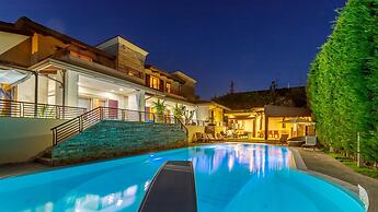 Villa Alais 8 Emma Villas
