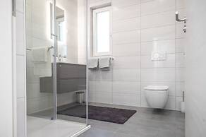 Apartments and Rooms Bama