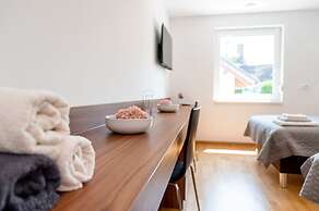 Apartments and Rooms Bama