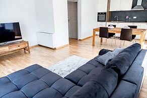 Apartments and Rooms Bama