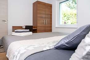 Apartments and Rooms Bama