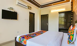 Fabhotel Cp Palace