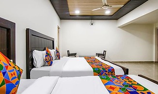 Fabhotel Wildflower Inn