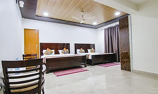 Fabhotel Wildflower Inn