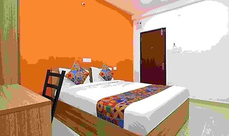 Fabexpress Star Kinghood Inn