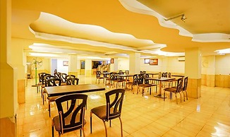 Fabhotel Prime Ge International