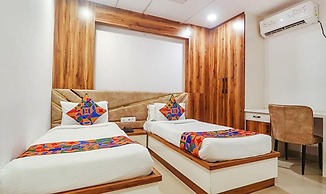 Fabhotel Twin Tree Suites