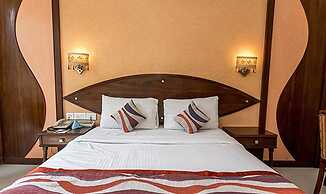 Fabhotel Poco Loco
