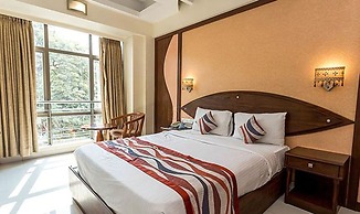 Fabhotel Poco Loco