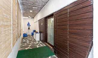 Fabhotel Poco Loco