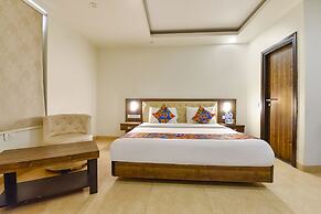 Fabhotel The Palm