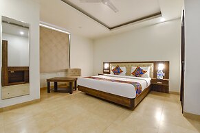 Fabhotel The Palm