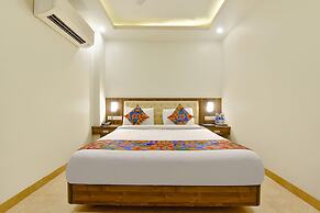 Fabhotel The Palm