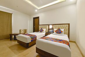 Fabhotel The Palm