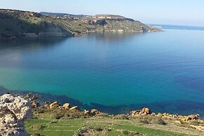Gozo Escape, 2-bed Apartment in Marsalforn