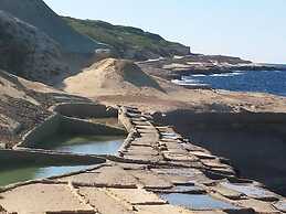Gozo Escape, 2-bed Apartment in Marsalforn