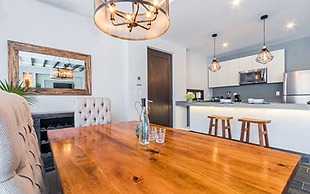 Bright Full Furnished 2 Bedrooms Waiting For You