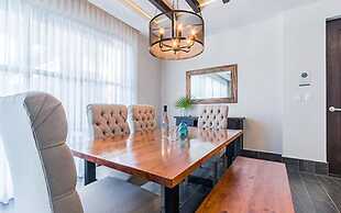 Bright Full Furnished 2 Bedrooms Waiting For You