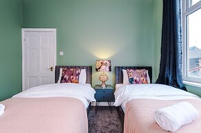 Newly Renovated home-Manchester