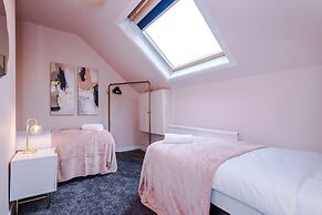 Newly Renovated home-Manchester