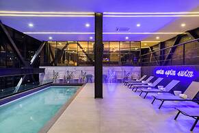 Downtown Designer Apartments by ULIV