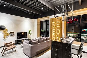 Downtown Designer Apartments by ULIV