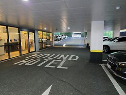 Hound Hotel Gimhae Samgye