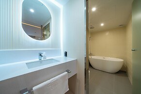 Hound Hotel Gimhae Samgye
